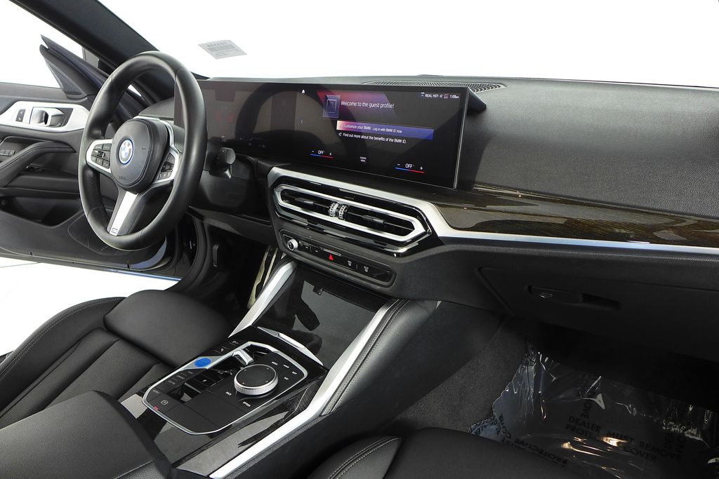 Thumbnail: 2023 BMW i4 - 13