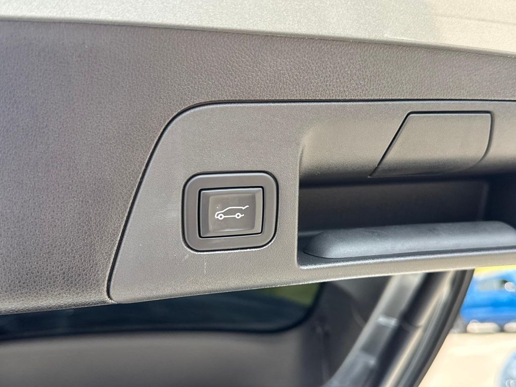 Used 2023 Moonstone Gray Metallic Buick Avenir image 6