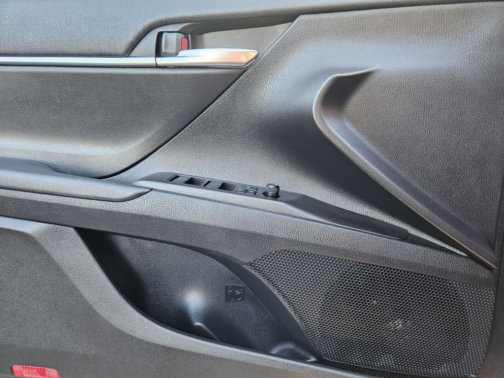 2023 Toyota Camry SE FWD Sedan