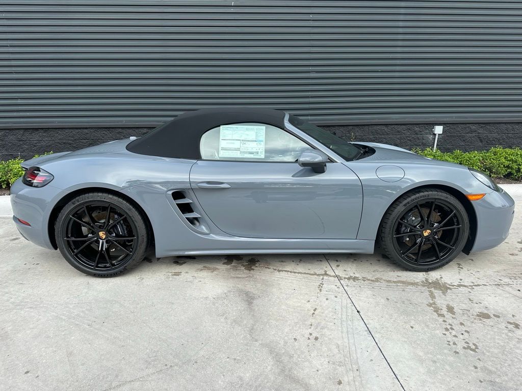2025 Porsche 718 Boxster  11