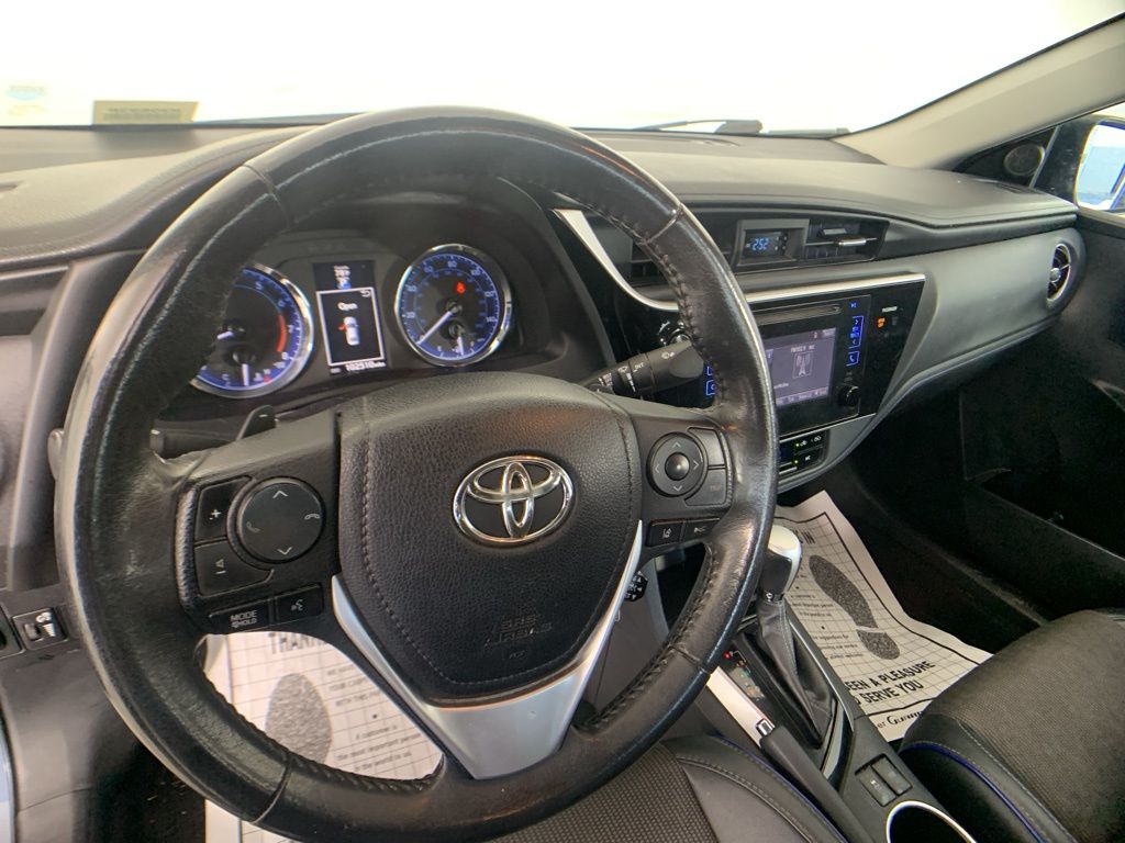 2017 Toyota Corolla L 27