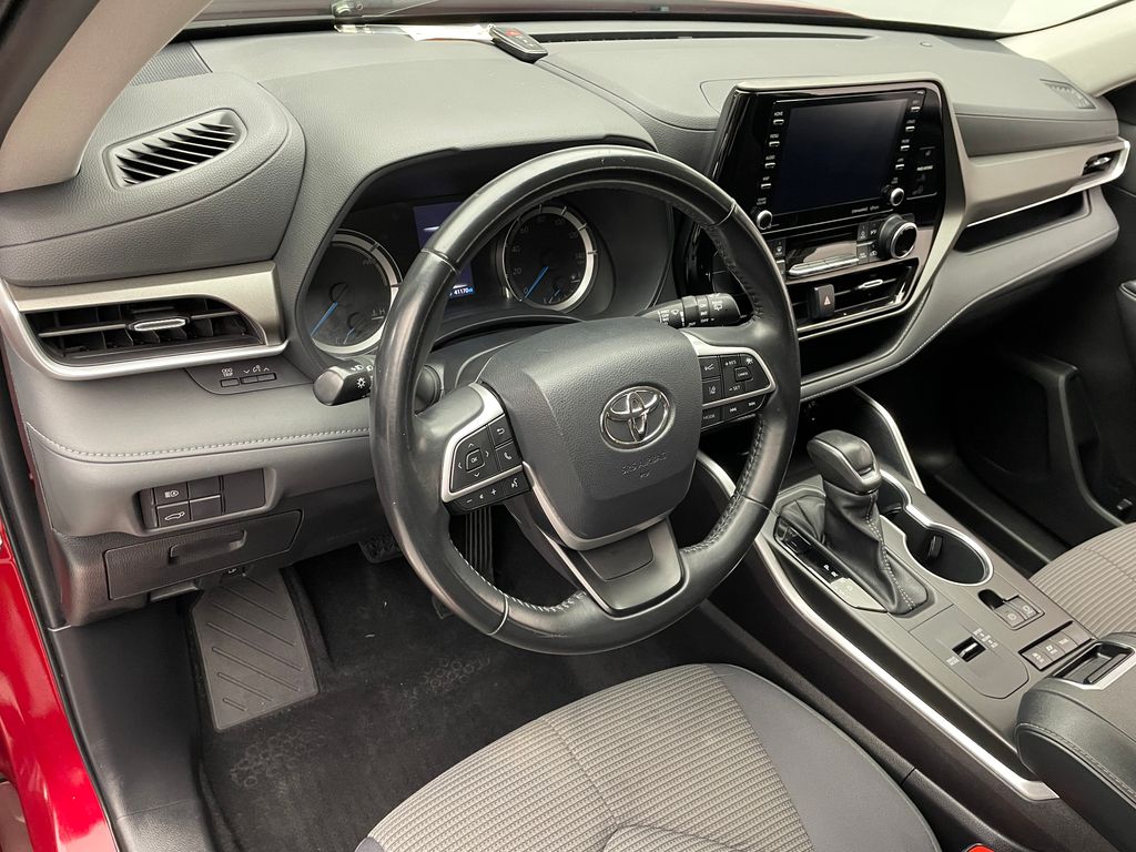 Thumbnail: 2022 Toyota Highlander - 11