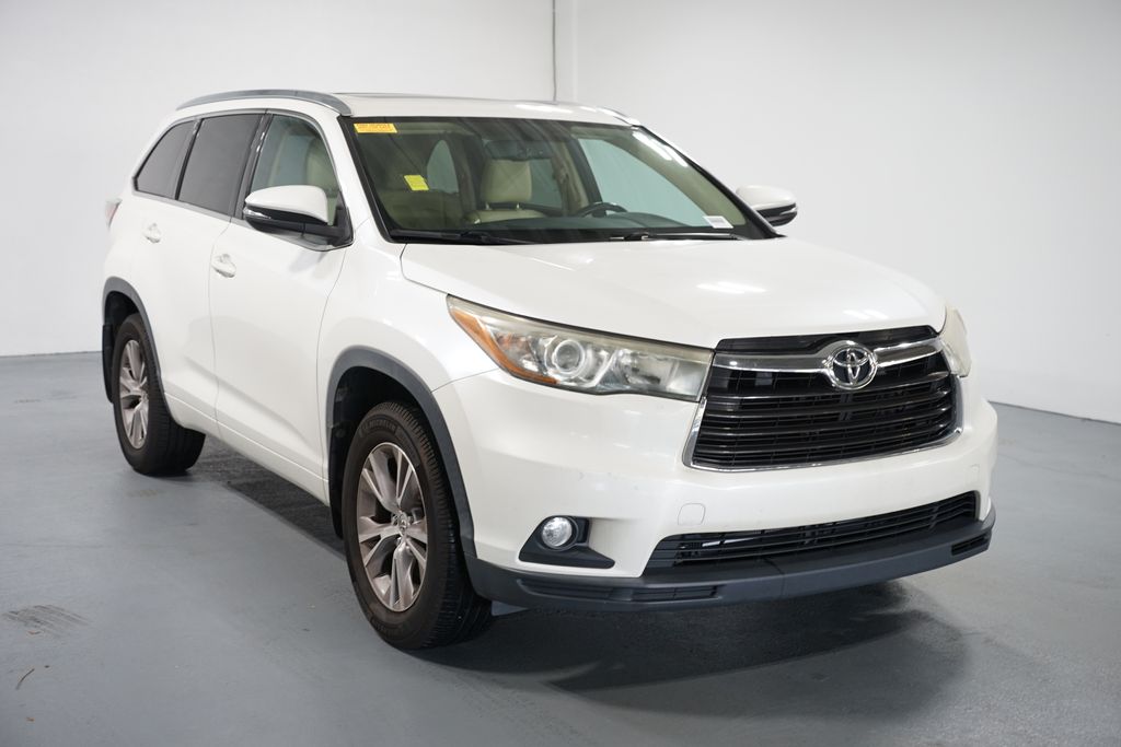 Thumbnail: 2015 Toyota Highlander - 3
