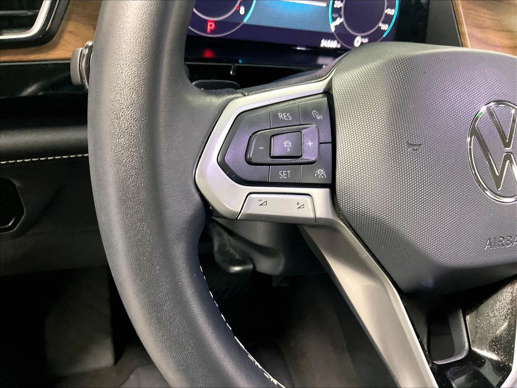 2024 Volkswagen Atlas — photo 23