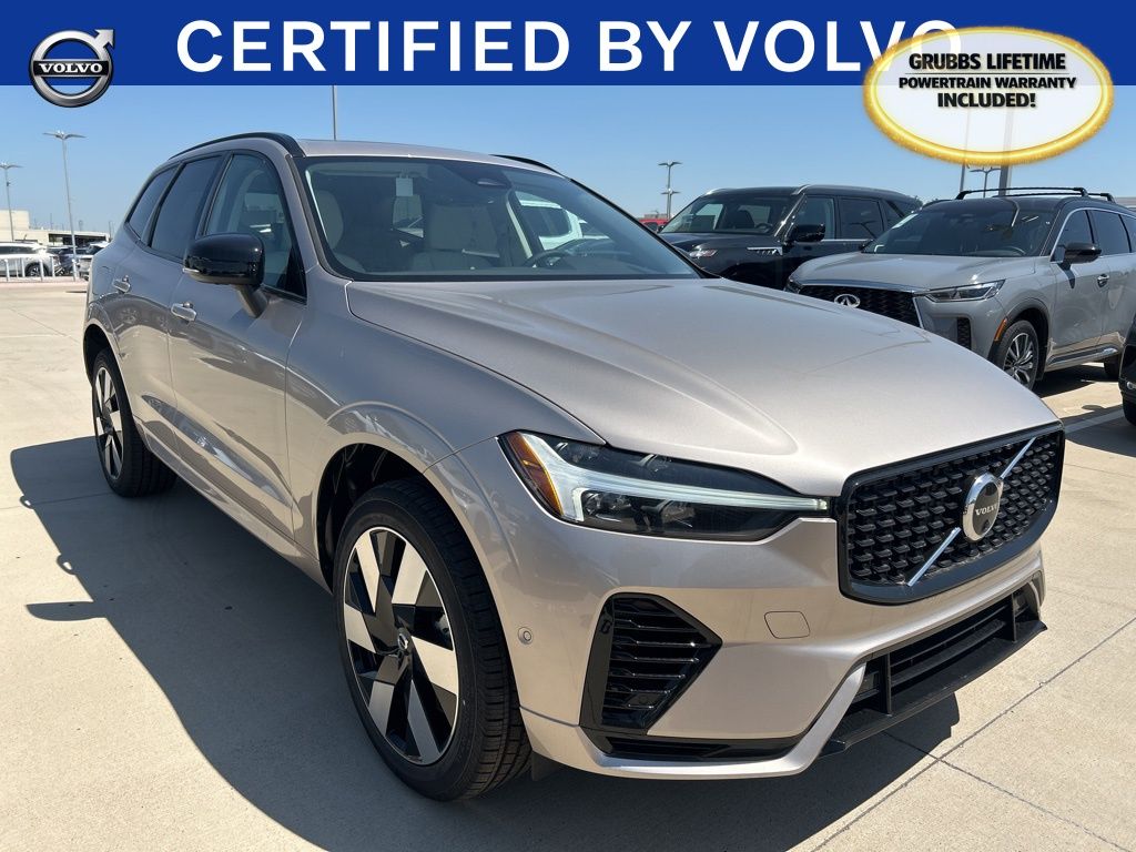2025 Volvo XC60 Recharge T8 Plus Dark Theme eAWD