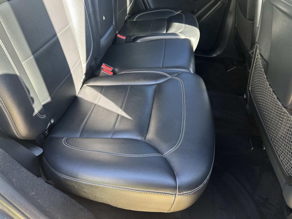 Thumbnail: 2012 Mercedes-Benz M-Class - 25