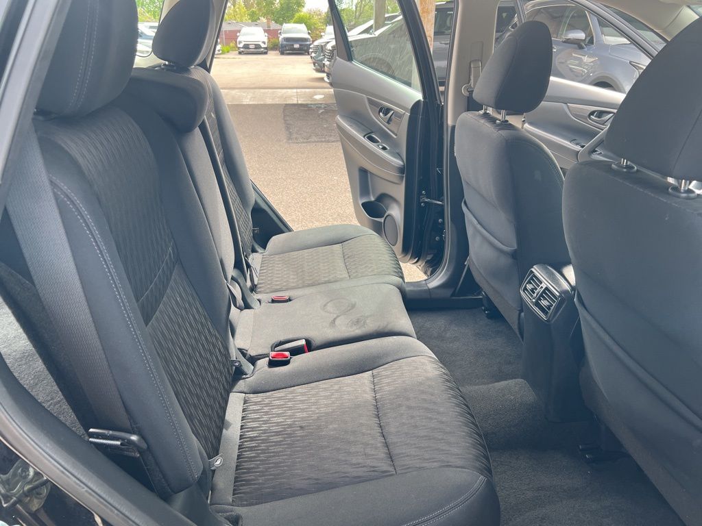 2019 Nissan Rogue S photo
