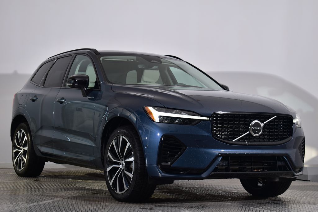 Thumbnail: 2023 Volvo XC60 - 7