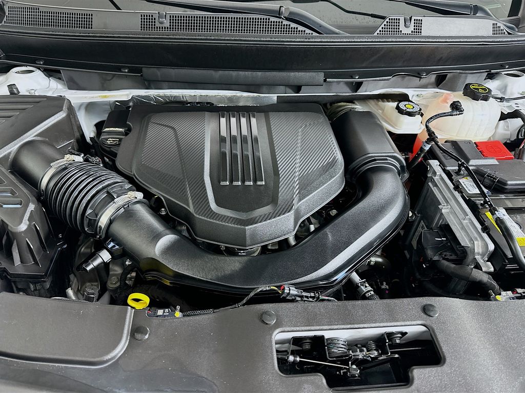 Thumbnail: 2024 Chevrolet Traverse - 32