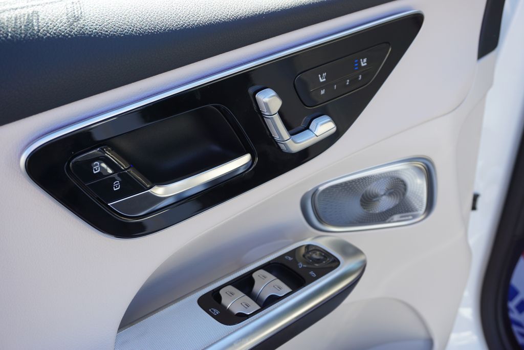 Thumbnail: 2026 Mercedes-Benz GLC - 22