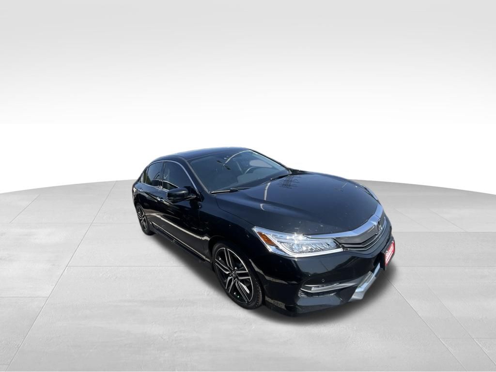 Used 2016 Black Honda Touring image 11