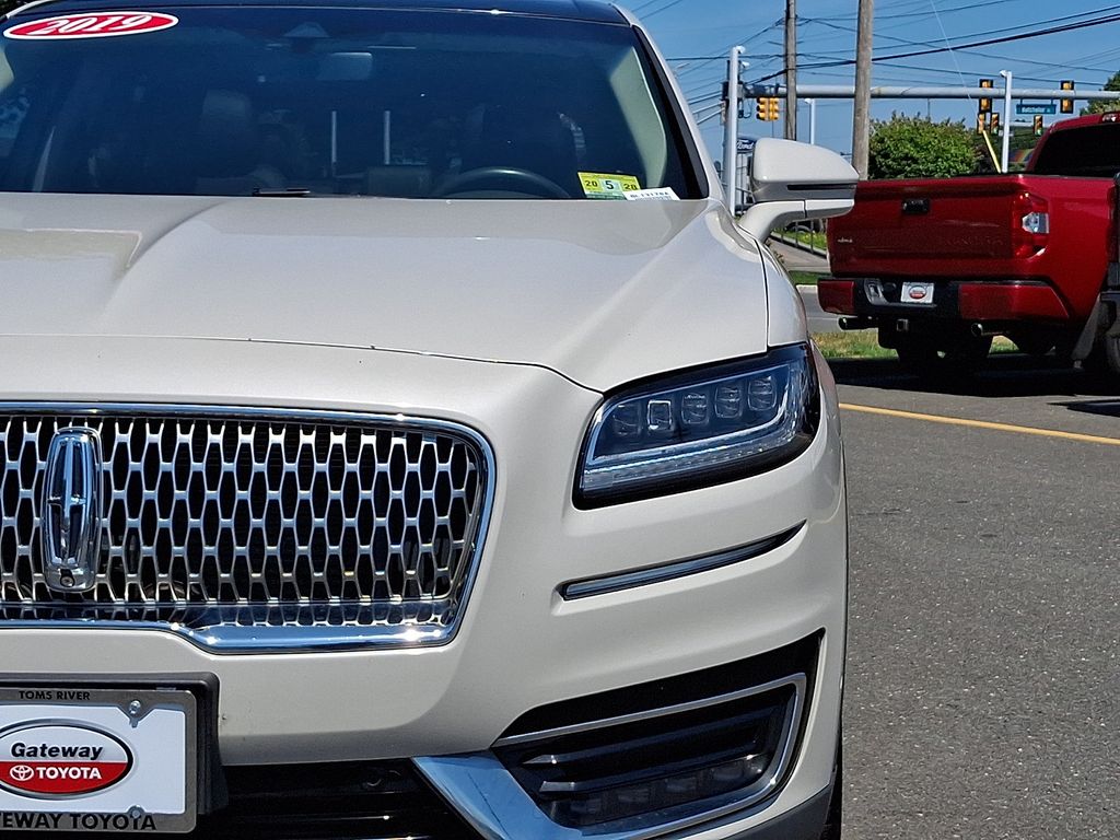 Thumbnail: 2019 Lincoln Nautilus - 10
