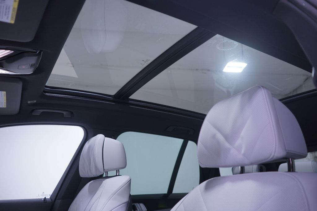 2026 BMW X5 sDrive40i 8