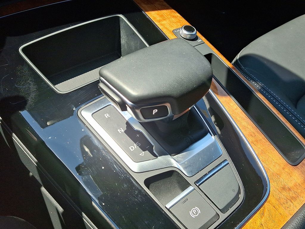 Thumbnail: 2023 Audi Q5 - 16