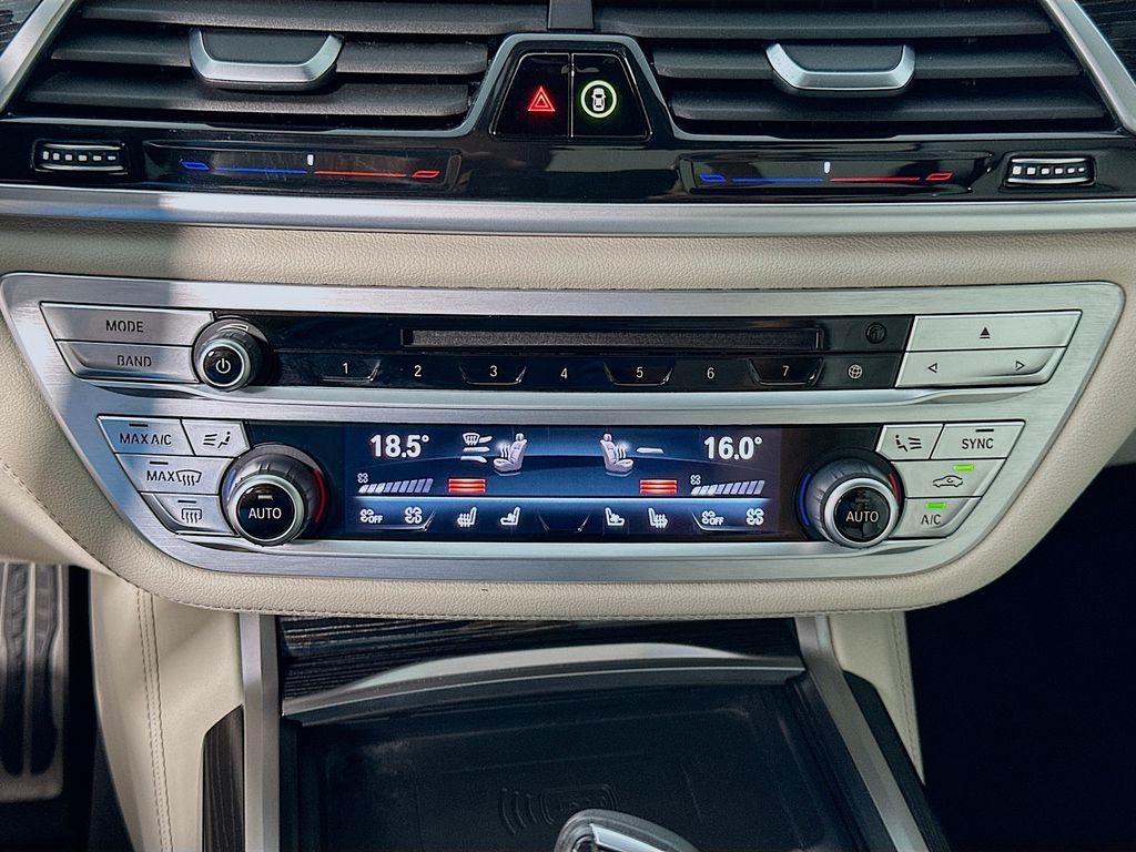 Thumbnail: 2020 BMW 7 Series - 16