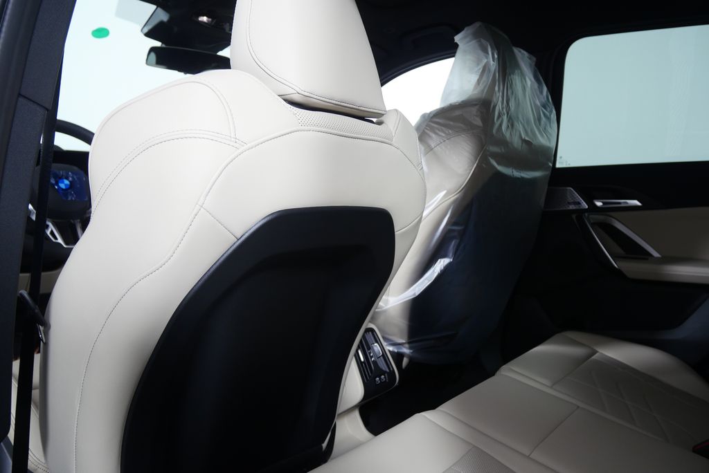 Thumbnail: 2025 BMW X1 - 16