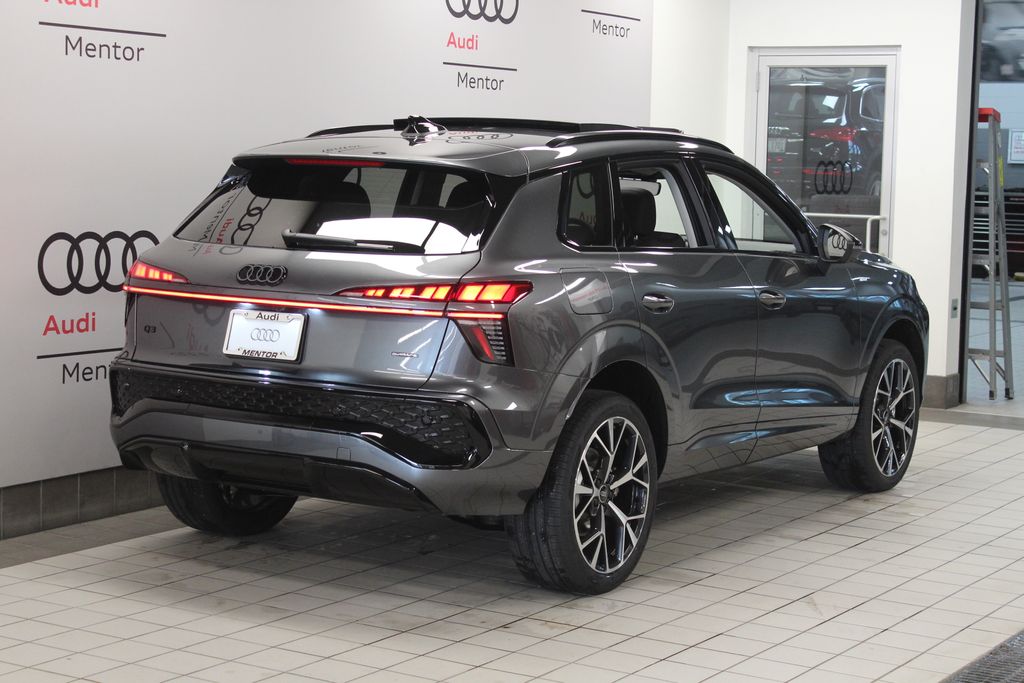 Thumbnail: 2026 Audi Q3 - 6