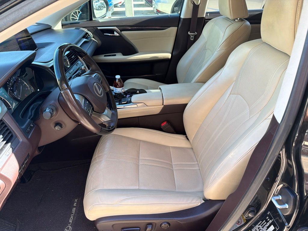 Used 2019  Lexus 350L image 9