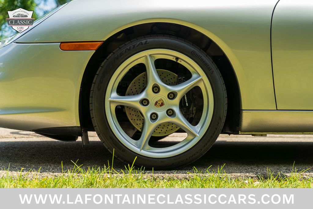 2002 Porsche 911 Carrera 19