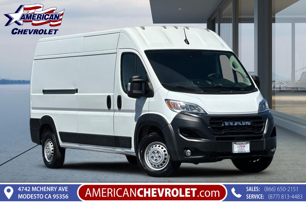 Bright White Clearcoat 2025 RAM ProMaster Van 9-Speed Automatic
