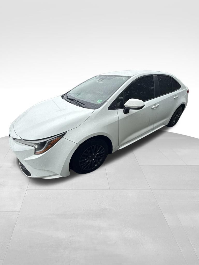 Used 2022 White Toyota LE image 2