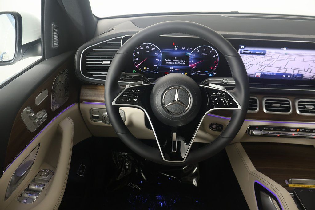 2025 Mercedes-Benz GLS 450 4MATIC 3