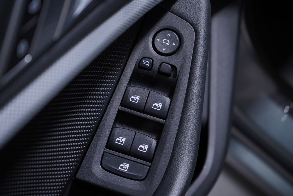 Thumbnail: 2023 BMW 2 Series - 17