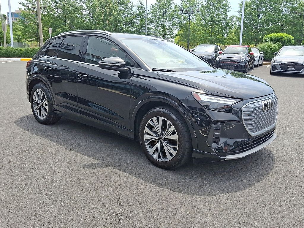 Thumbnail: 2023 Audi Q4 e-tron - 3