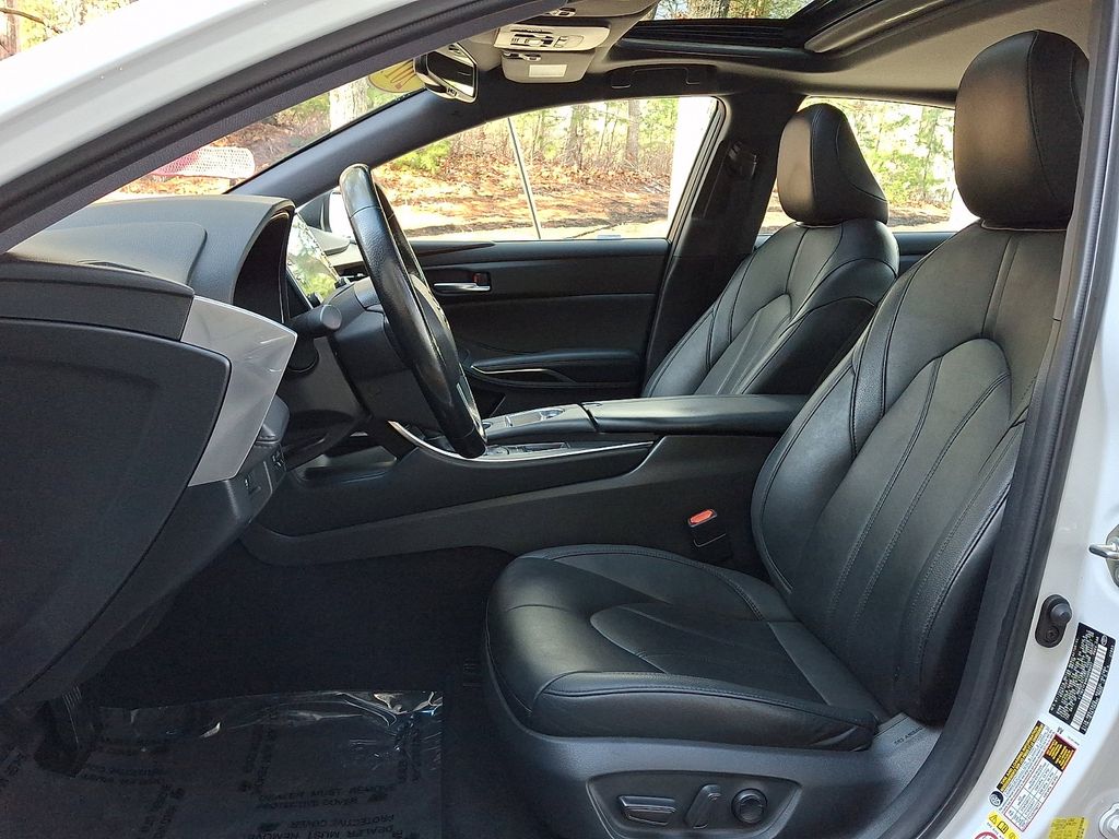 Thumbnail: 2019 Toyota Avalon - 14