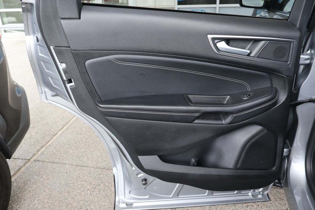 2023 Ford Edge Titanium 29