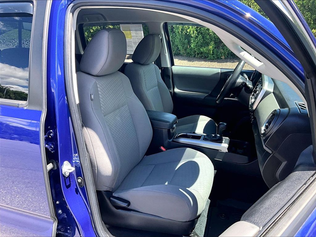 2023 Toyota Tacoma — photo 11