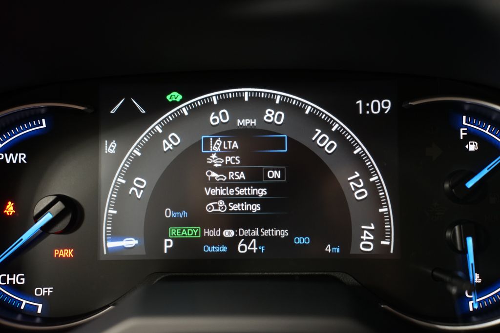 2025 Toyota RAV4 LE 16