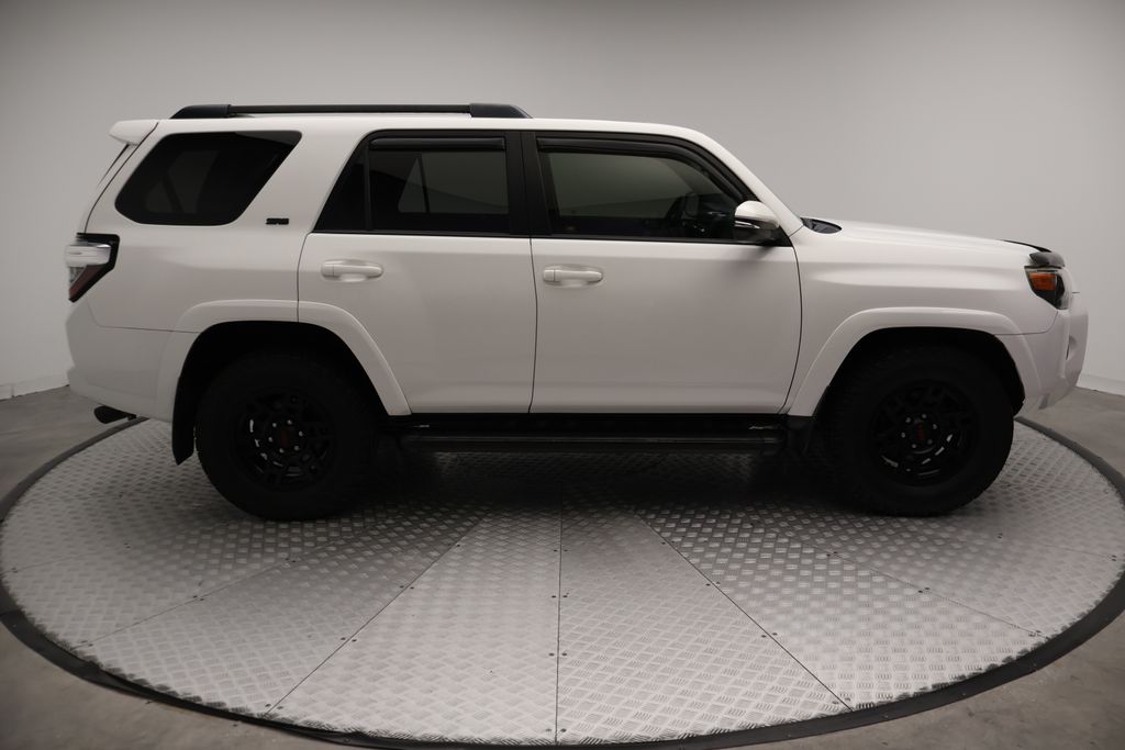 Thumbnail: 2019 Toyota 4Runner - 7