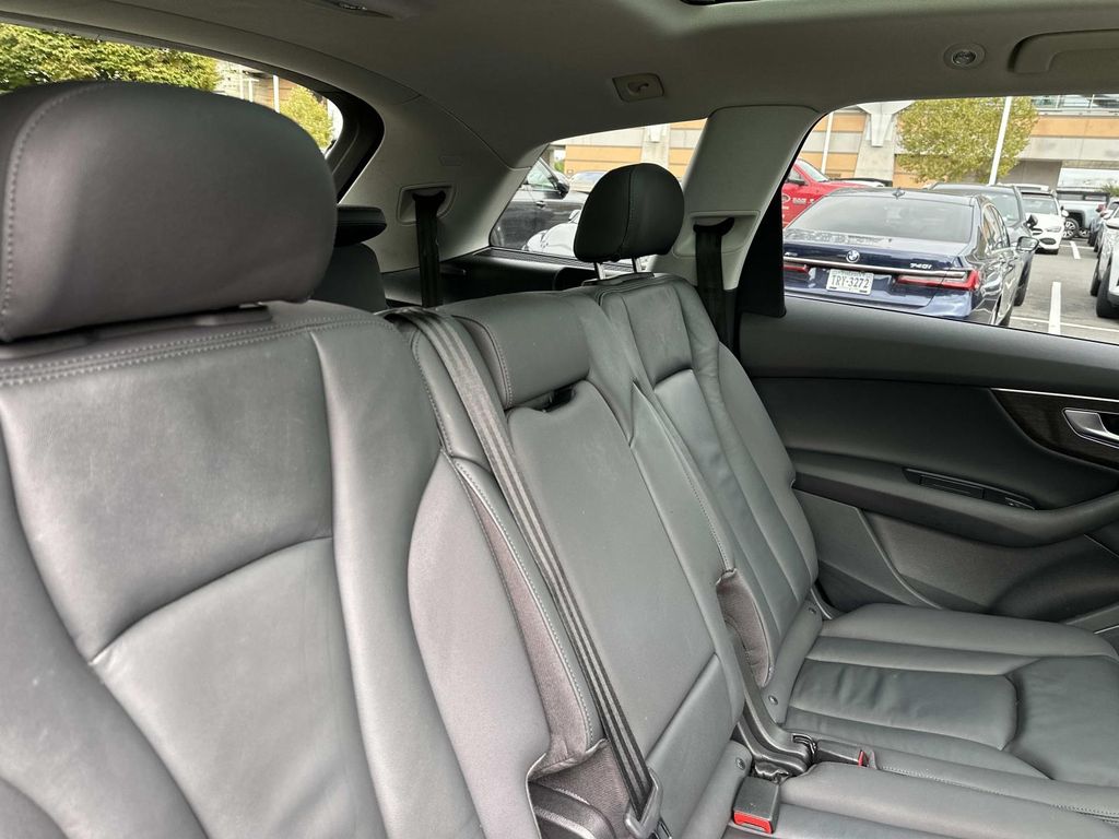 Thumbnail: 2022 Audi Q7 - 26