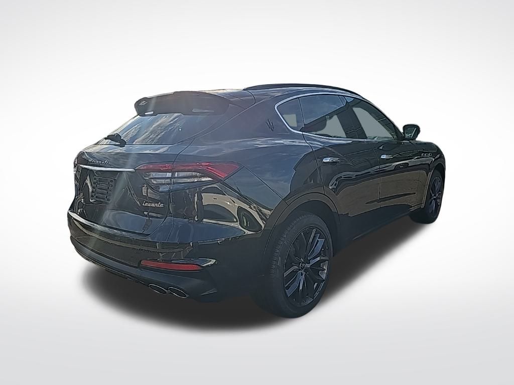 2022 Maserati Levante Modena 5