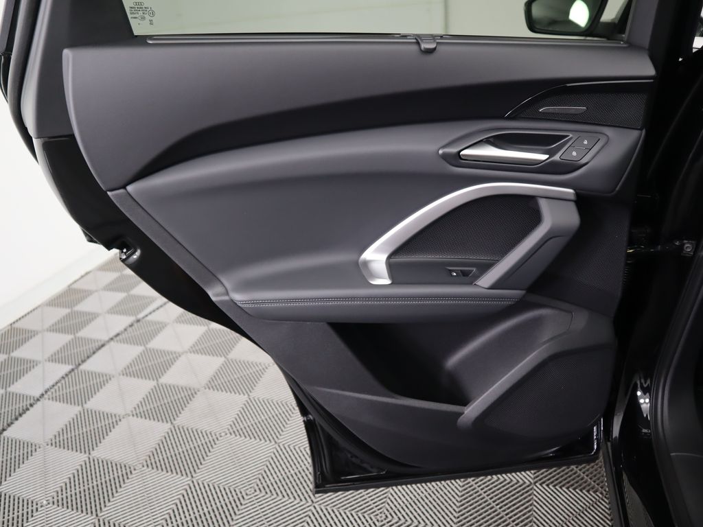 2025 Audi Q5  28