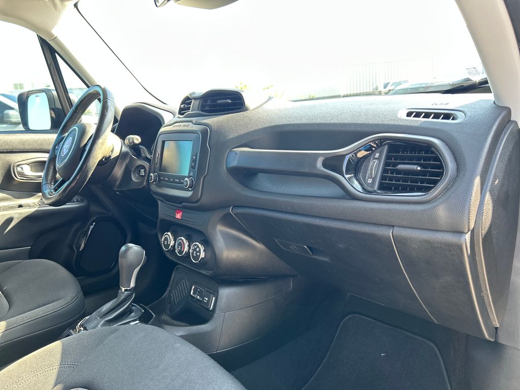 2017 Glacier Metallic Jeep Renegade Altitude FWD SUV