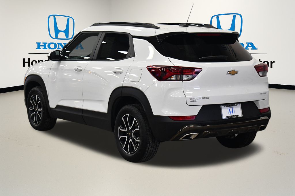 Thumbnail: 2023 Chevrolet TrailBlazer - 3