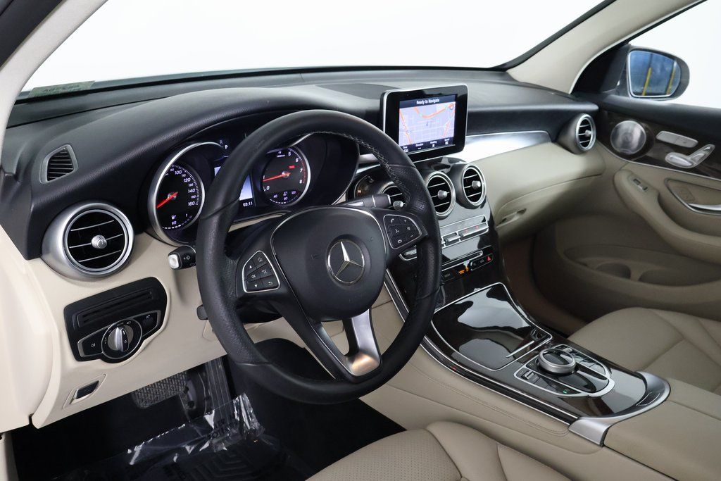 Thumbnail: 2017 Mercedes-Benz GLC - 7