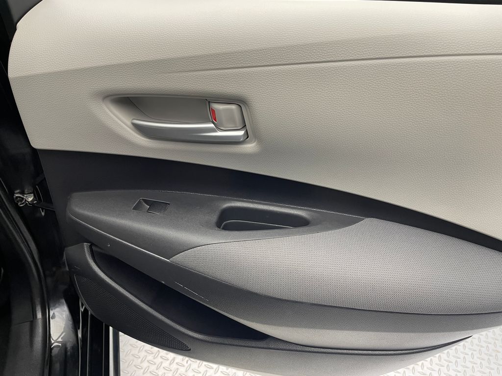 2020 Toyota Corolla LE 21