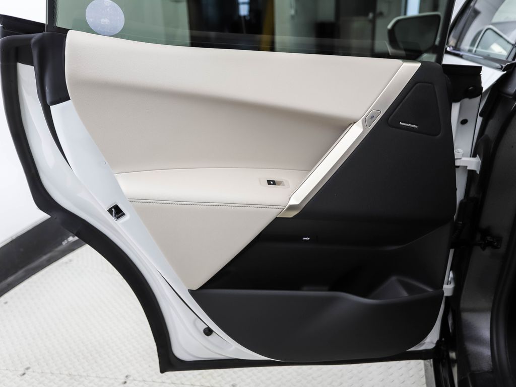 Thumbnail: 2026 BMW iX - 21