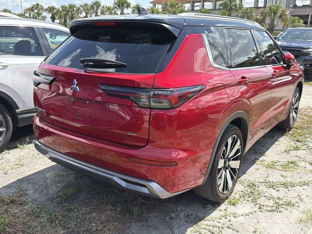 used 2025 Mitsubishi Outlander car, priced at $32,491