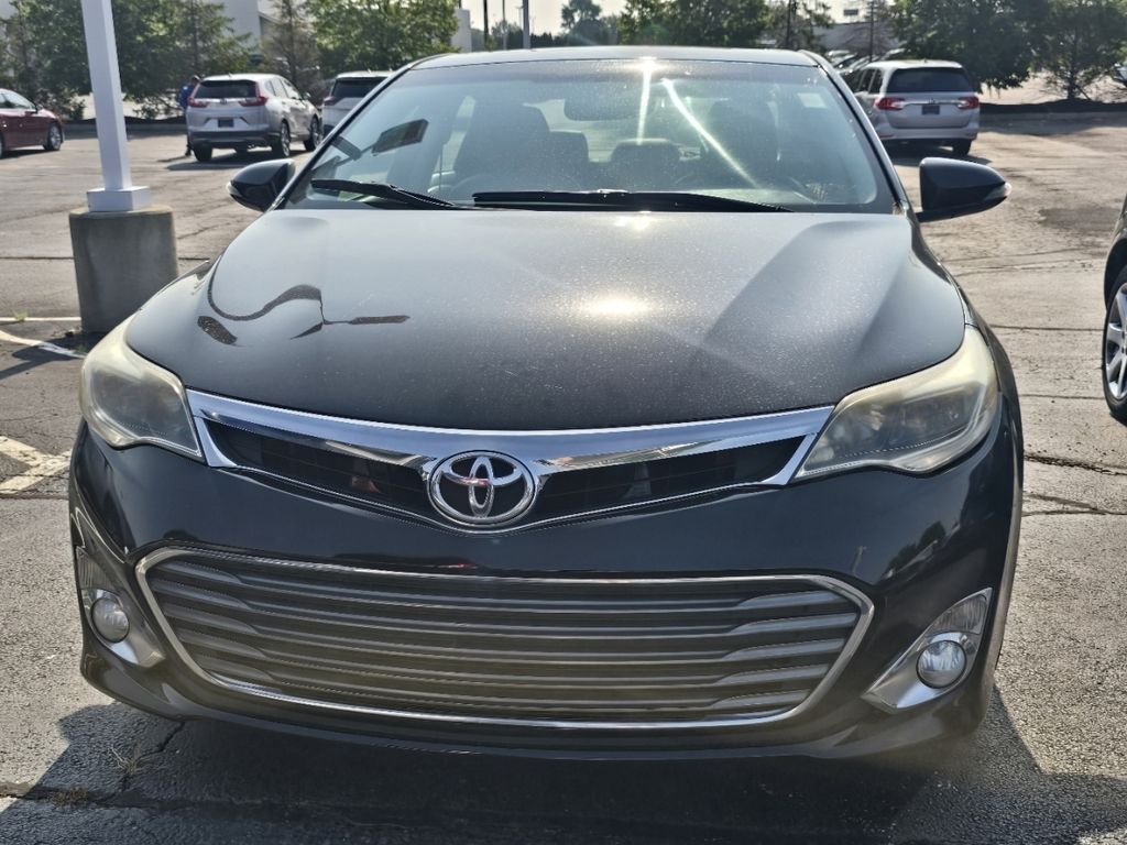 Used 2013 Black Toyota XLE Touring image 2
