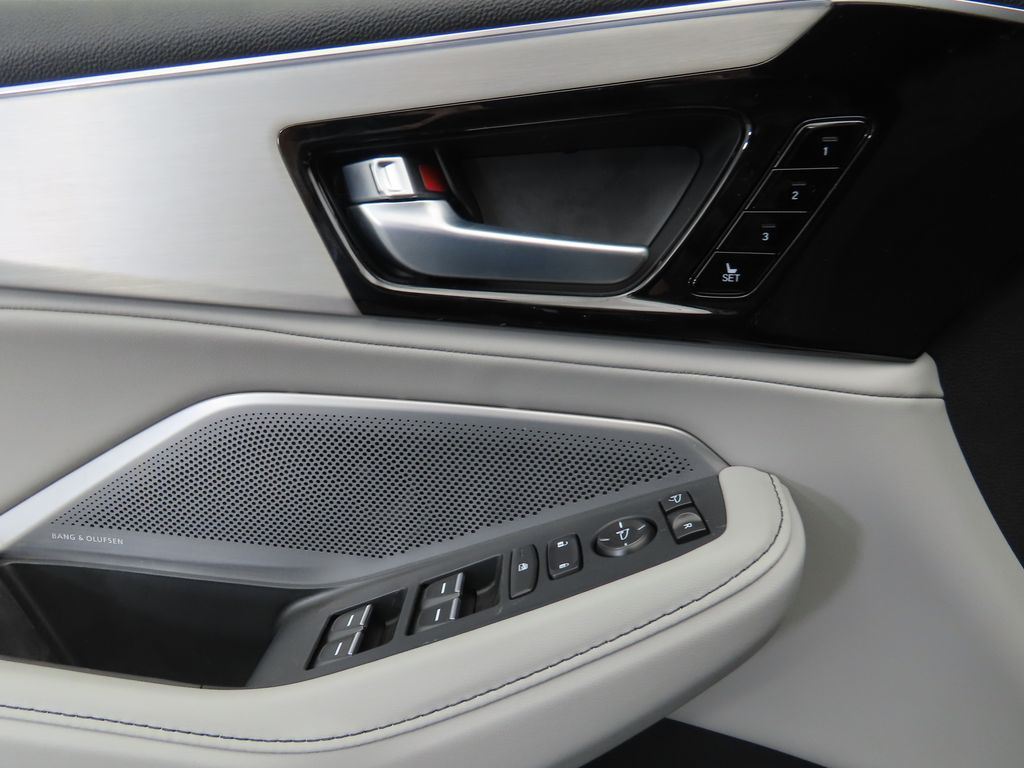 Thumbnail: 2025 Acura MDX - 25
