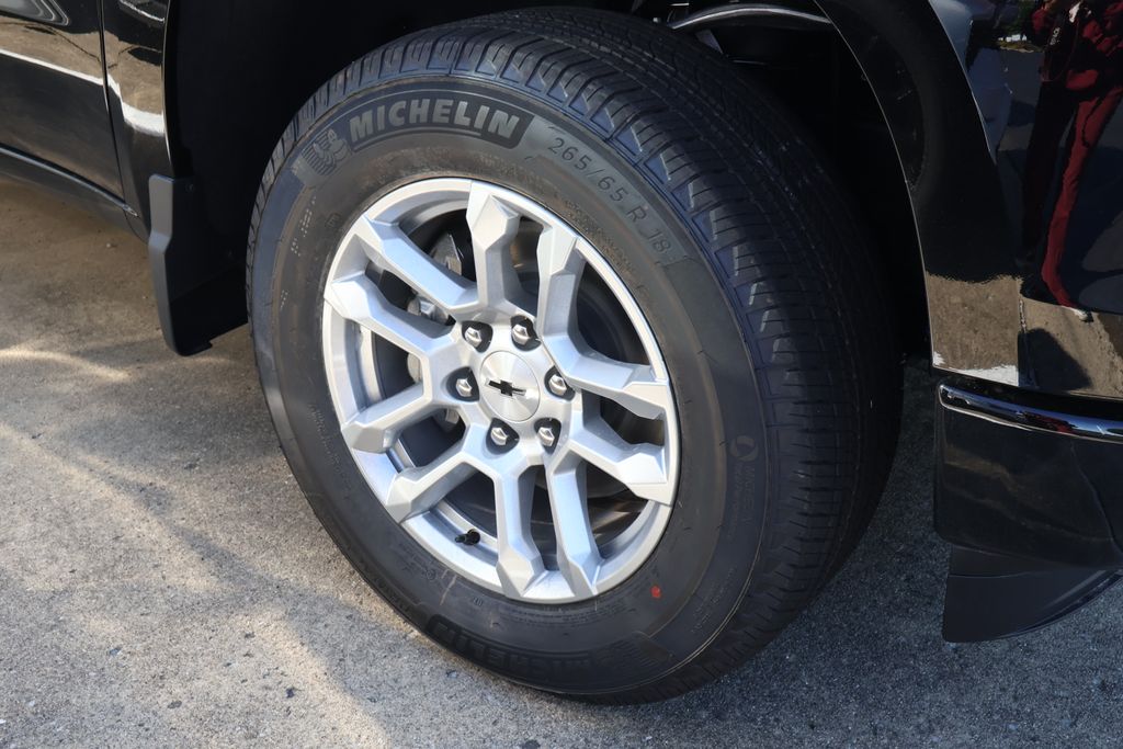 Thumbnail: 2026 Chevrolet Silverado 1500 - 9