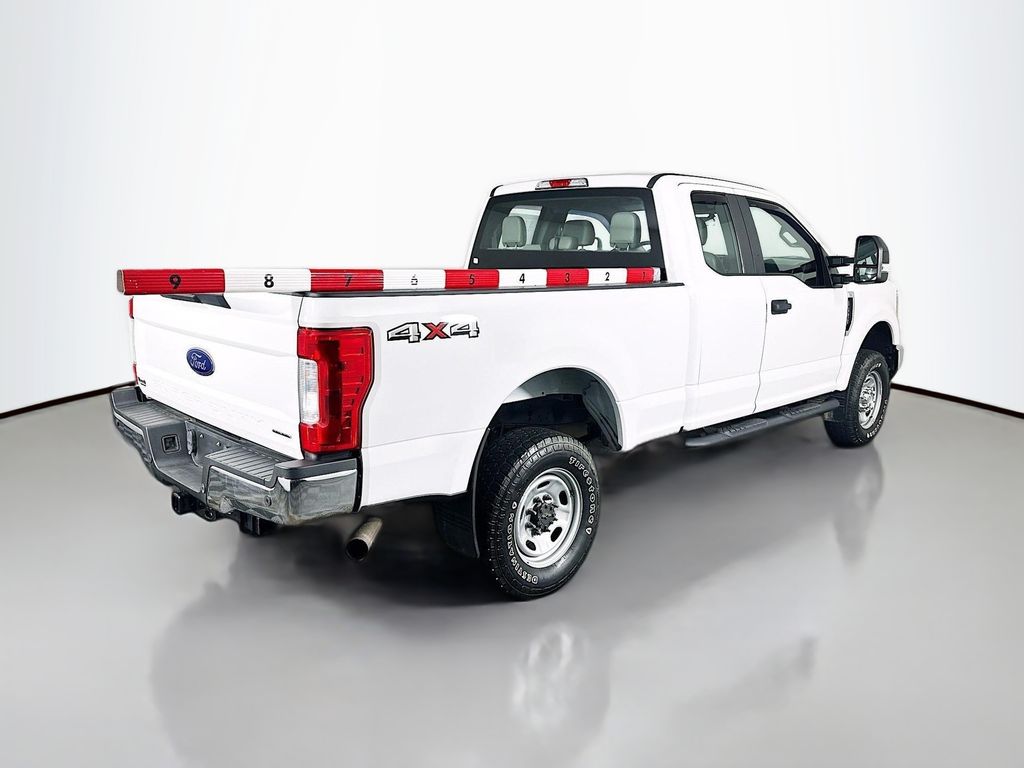 Used 2019 White Ford XL image 7