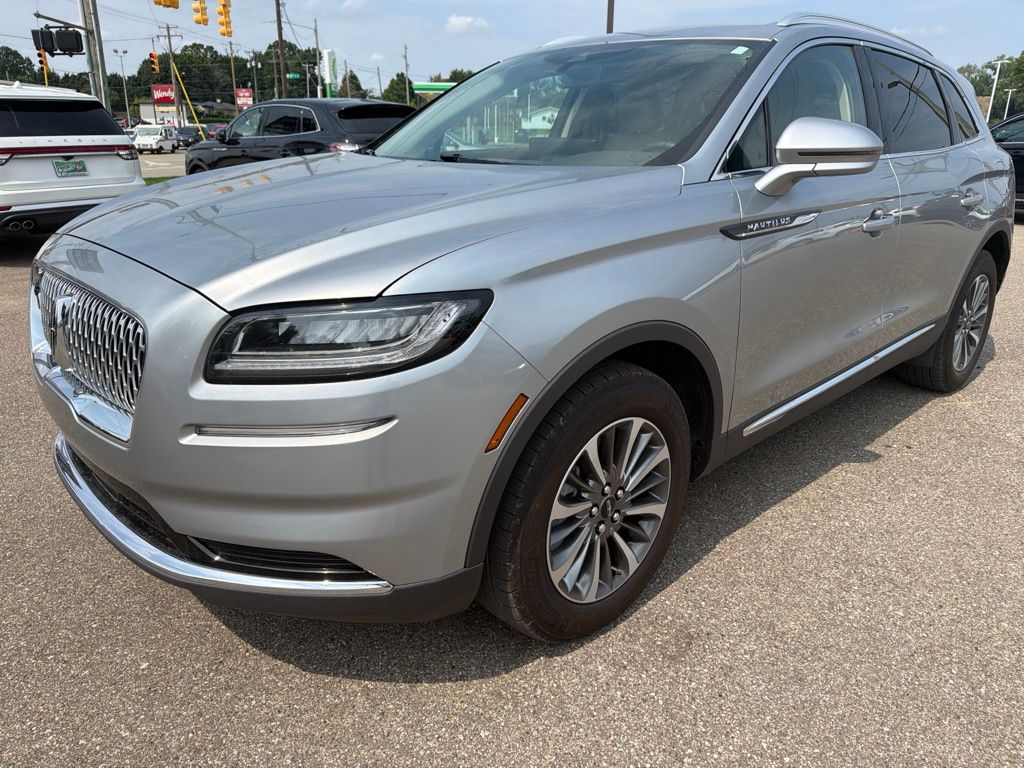 Silver Radiance Metallic Clearcoat 2023 Lincoln Nautilus SUV / Crossover All-Wheel Drive 8-Speed Automatic