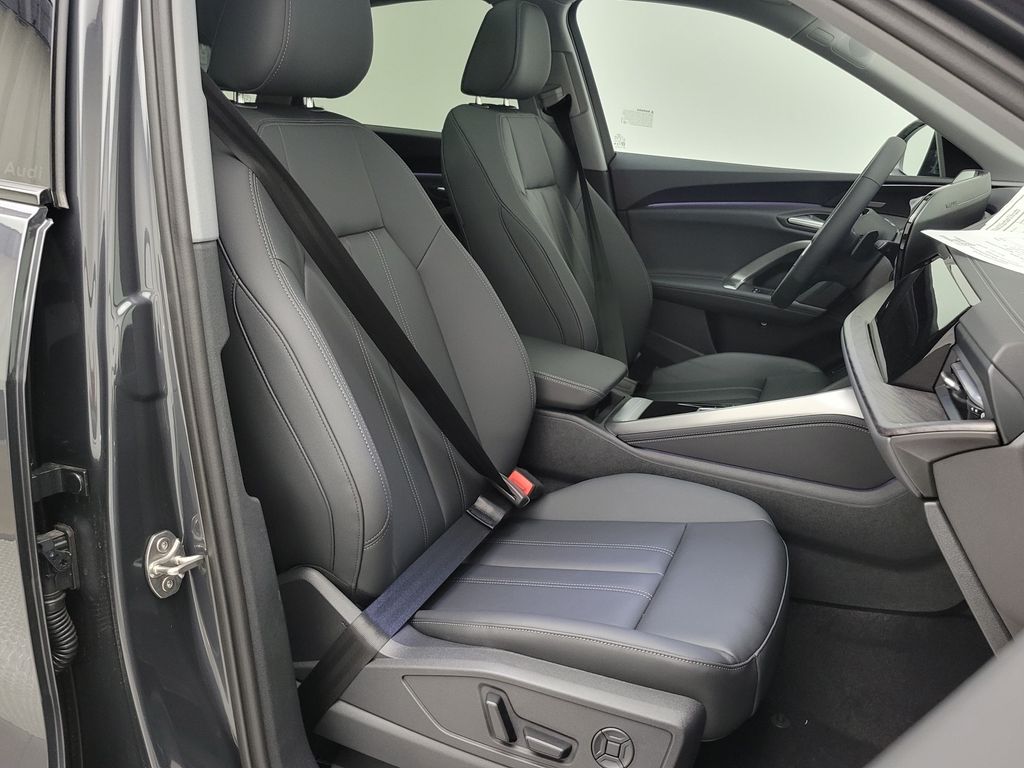 Thumbnail: 2026 Audi Q5 - 12