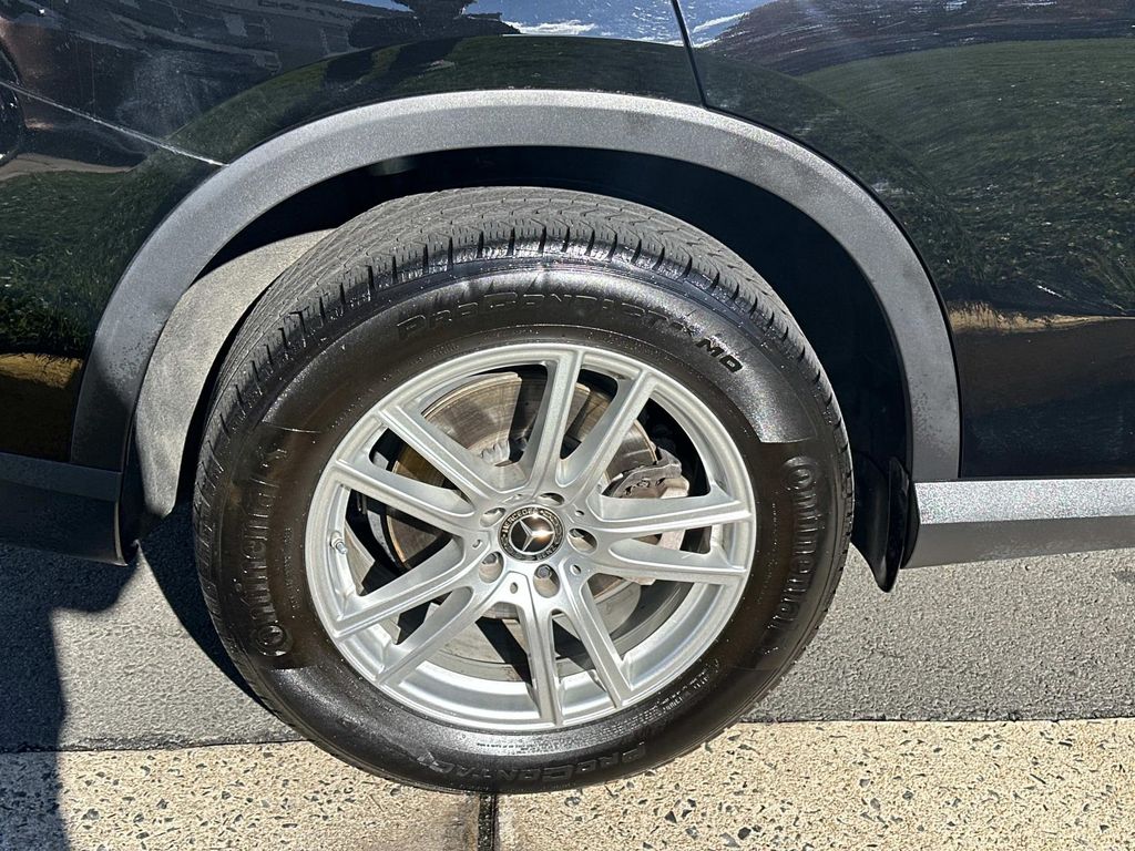 Thumbnail: 2023 Mercedes-Benz GLC - 16