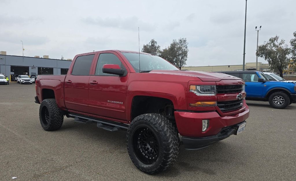 Cajun Red Tintcoat 2018 Chevrolet Silverado 1500 LT Crew Cab 4WD Pickup Truck Four-Wheel Drive 6-Speed Automatic Overdrive